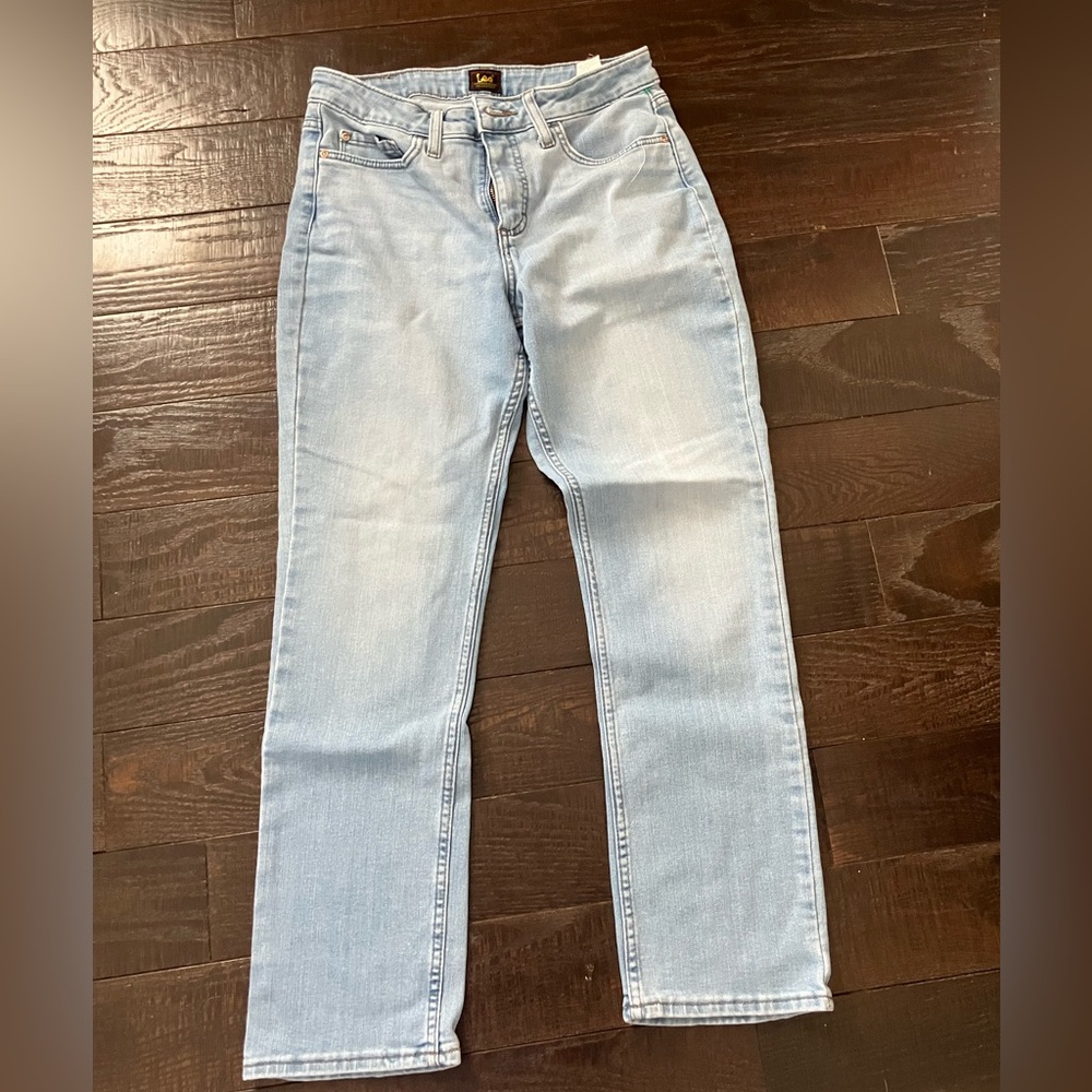 Lee women’s light jeans size 8. F - Picture 1 of 4